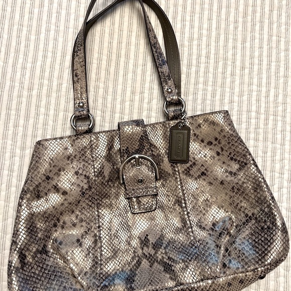 COACH SOHO HANDBAG - Picture 4 of 16